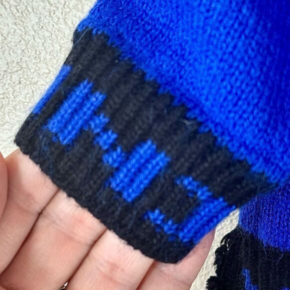 Vintage JetSet Mickey & Friends by Walt Disney Minnie Mouse Blue Kids Sweater S - Picture 2 of 10